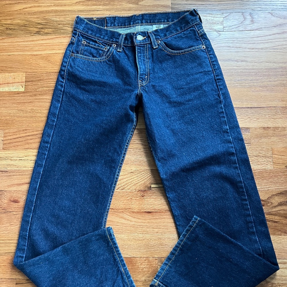 Vintage Levi’s 572 Loose fit Stove Pipe 100% cotton women’s size 5jr USA!